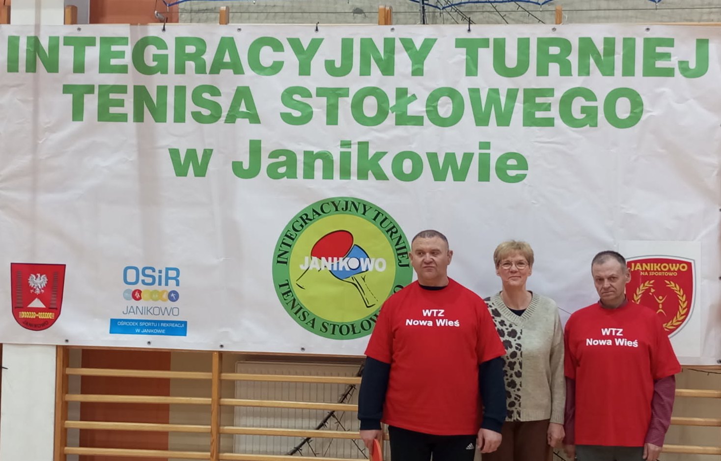 Integracja przy tenisowym stole w Janikowie